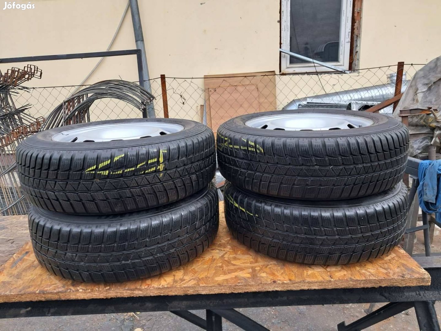 Eladó 185/65R15 Téli gumi felnivel