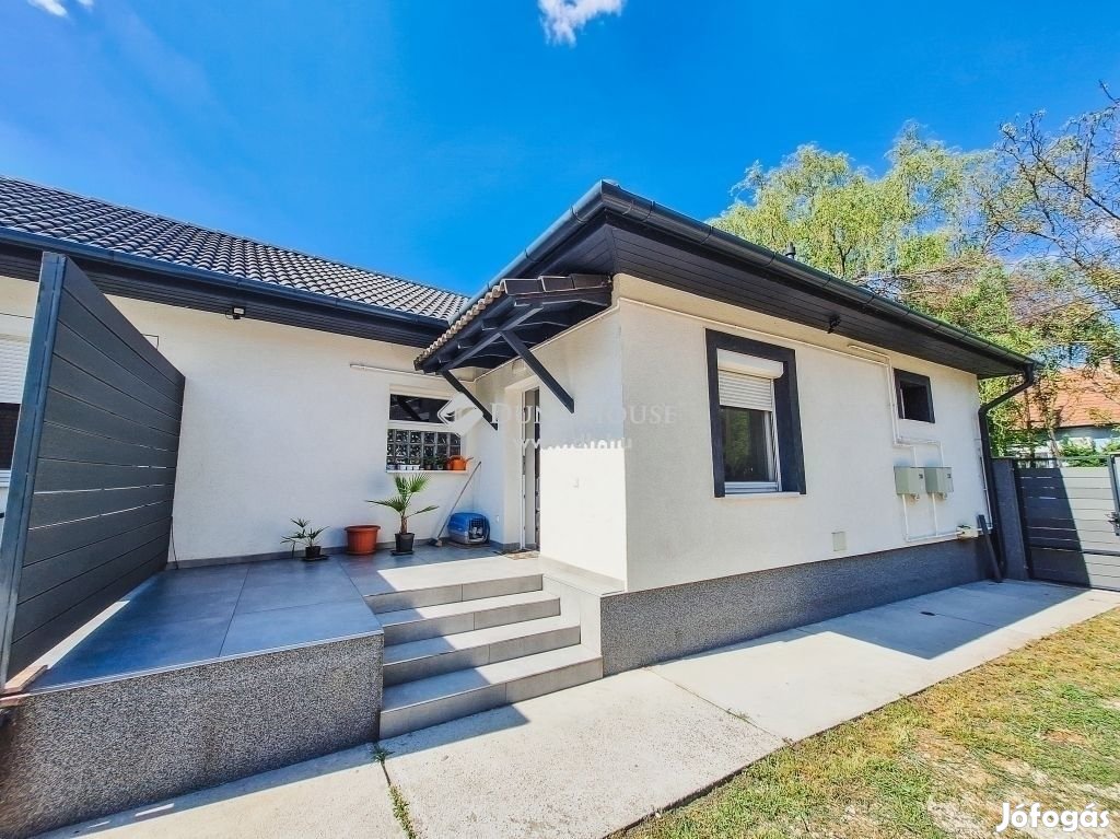 Eladó 190 nm-es ház Monor