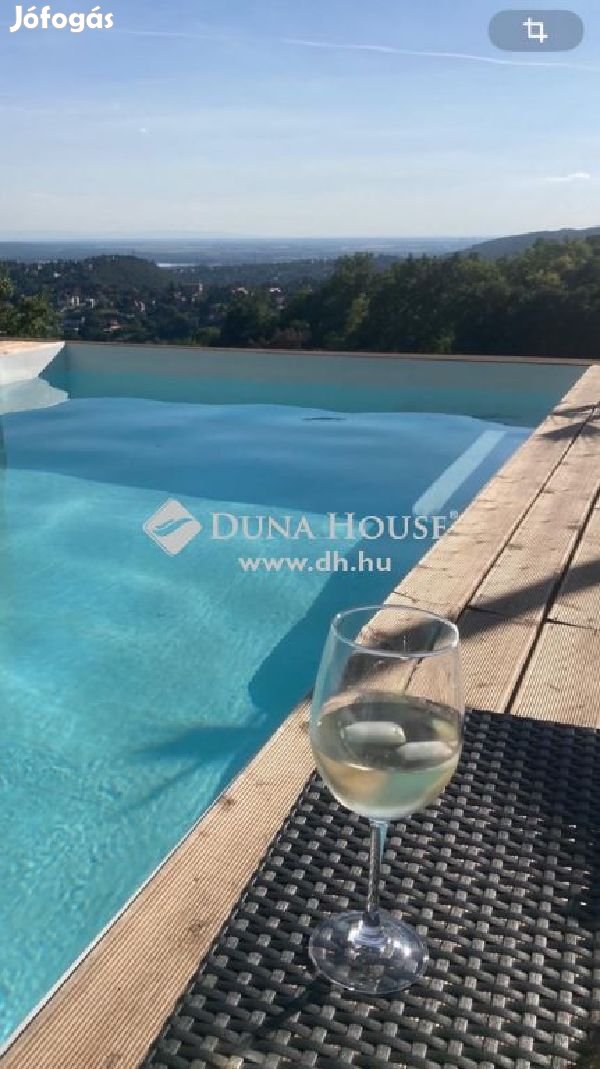 Eladó 190 nm-es ház Pécs