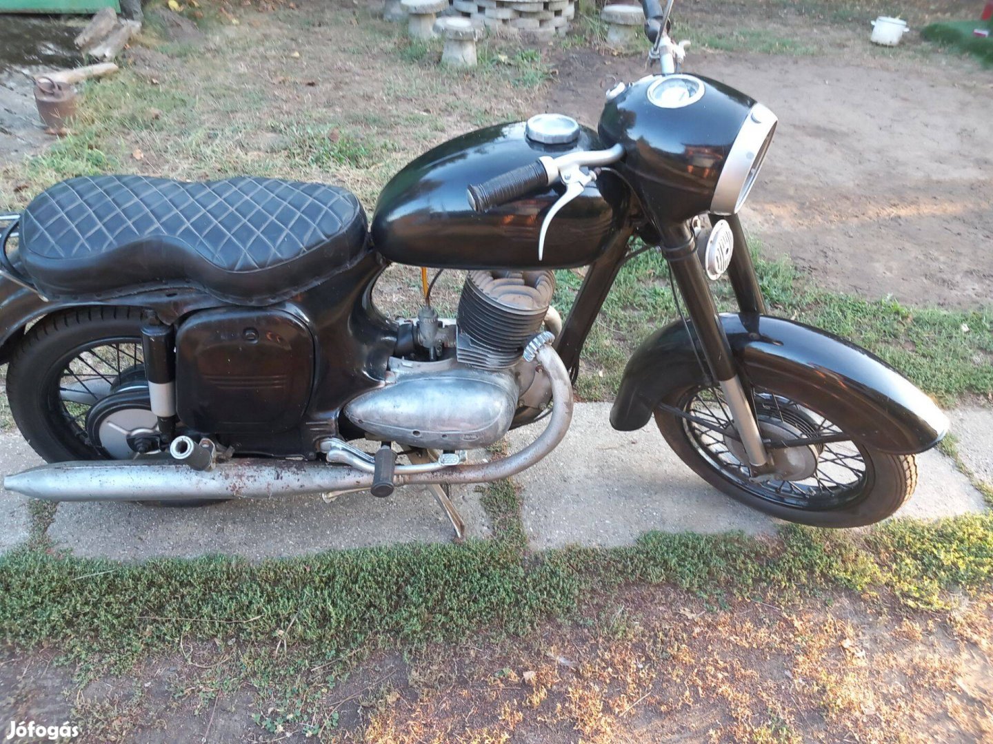 Eladó 1956-os JAWA 250 - es veterán motor