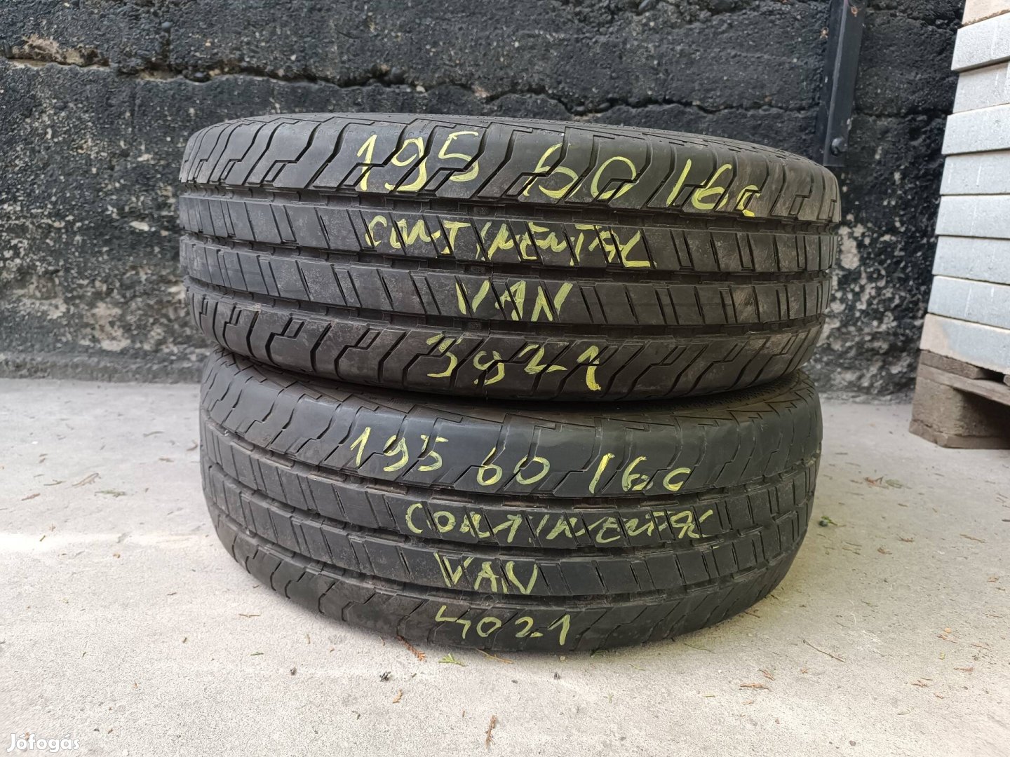 Eladó 195/60 R16C Continental Van kisteher gumi pár 90% 15000/db