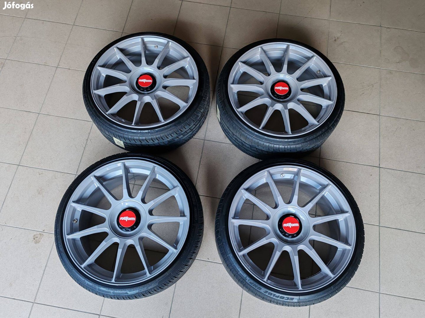 Eladó 19"-os Rotiform DTM felni gumival!!!