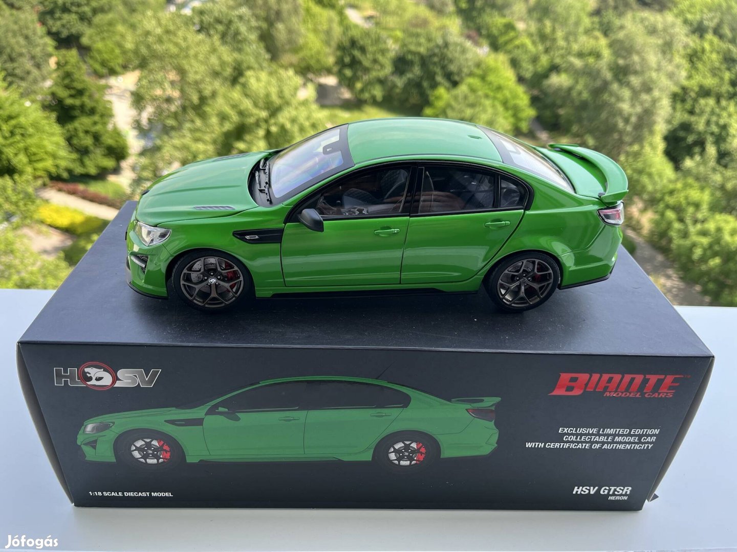 Eladó 1:18 Birante-Modell Cars Holden SV