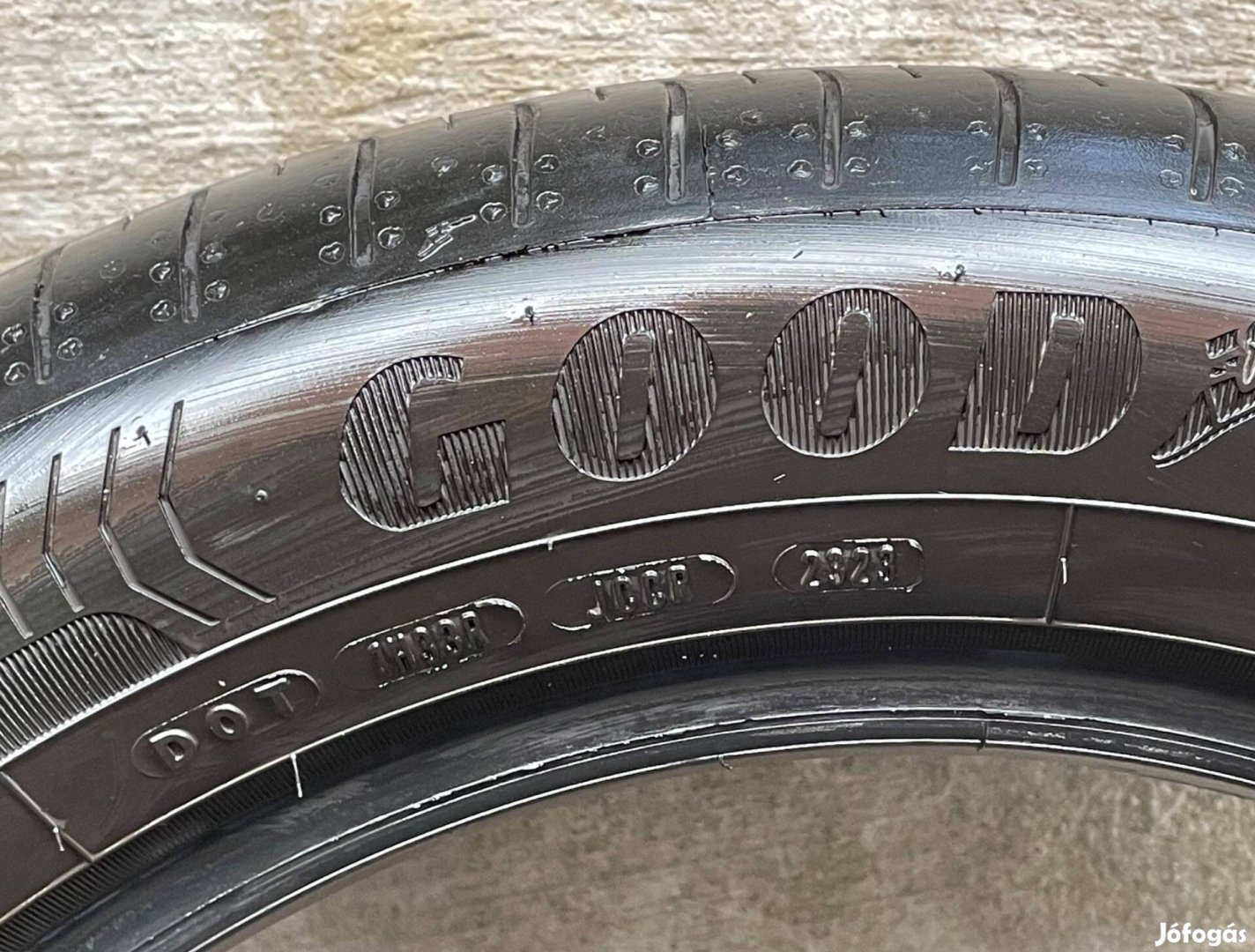 Eladó 1 darab Goodyear Efficient Grip abroncs