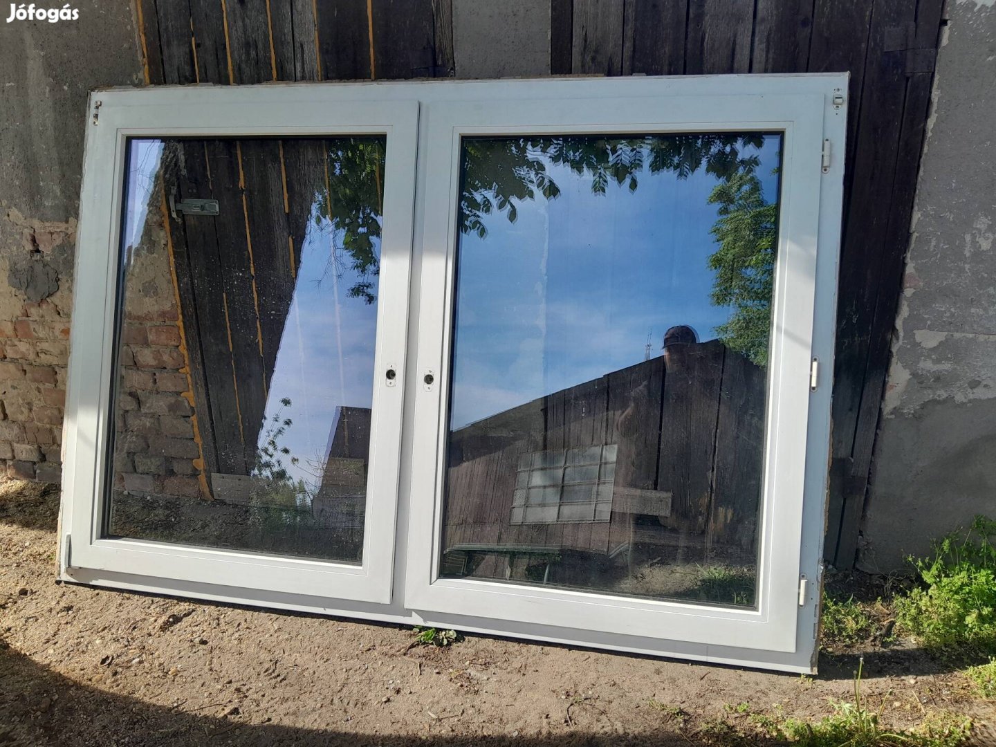 Eladó 1 db 200x140 es müanyag hőszigetelt bukó nyilós ablak