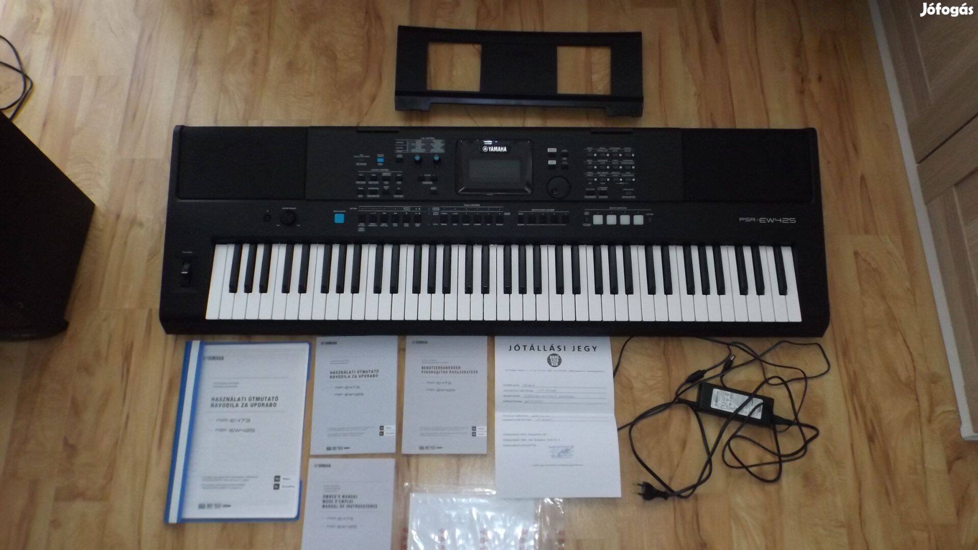 Eladó 1 db Yamaha PSR-EW425 kisérőautomatikás szintetizátor