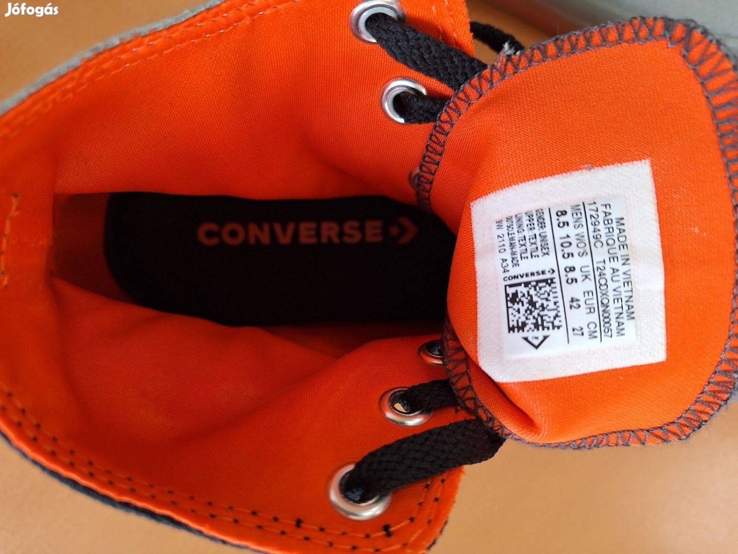 Eladó 1 pár Converse tornacipő