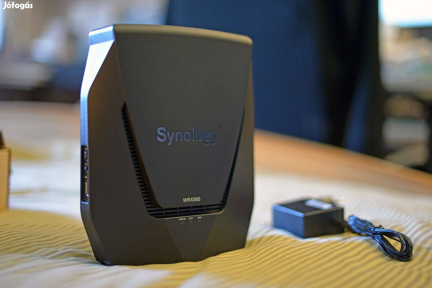 Eladó 1db makulátlan újszerű állapotúú Synology Wrx560 mesh router