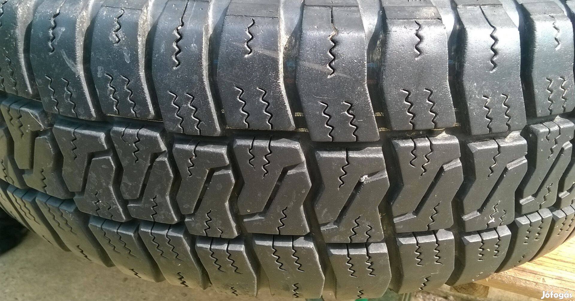 Eladó 1db újszerű 195/70R15 C Pirelli téli kisteher gumi