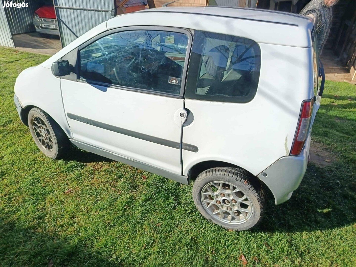 Eladó 2001 Évj Axiam Mopedautó