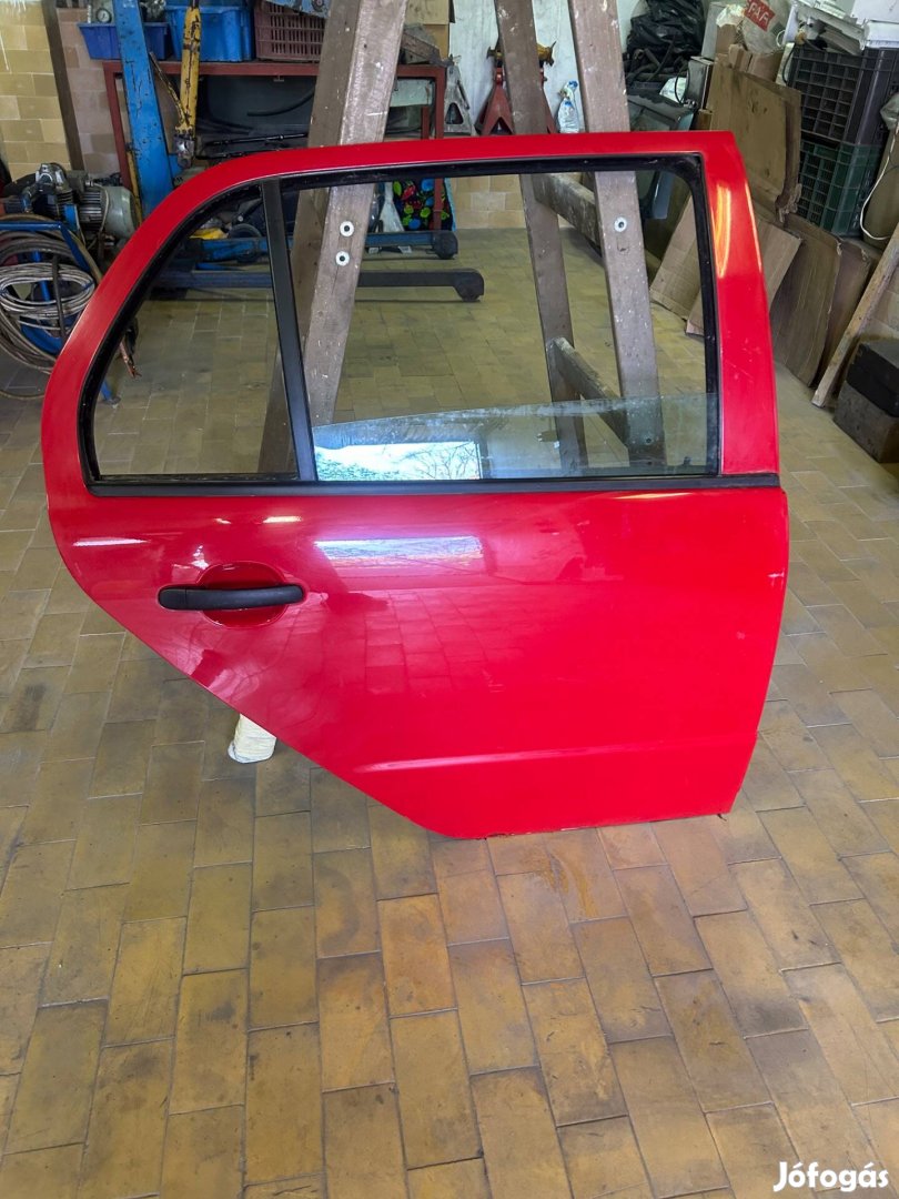 Eladó 2006 os Skoda Fábián ajtó