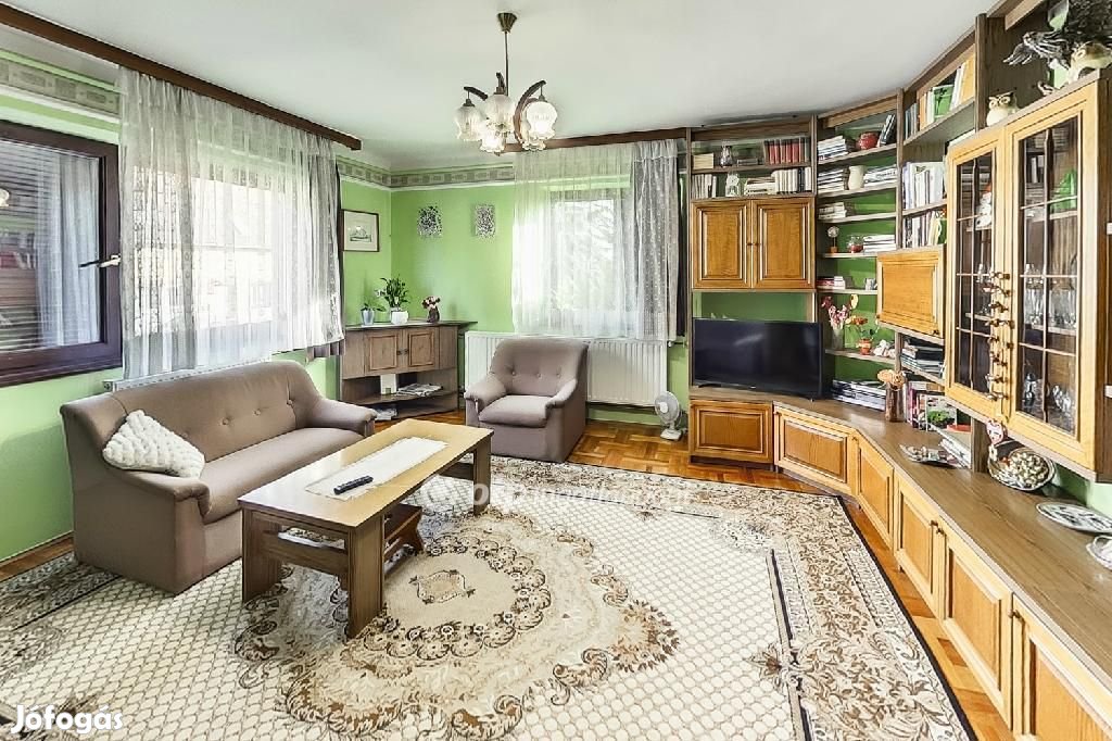 Eladó 200 nm-es ház Eger