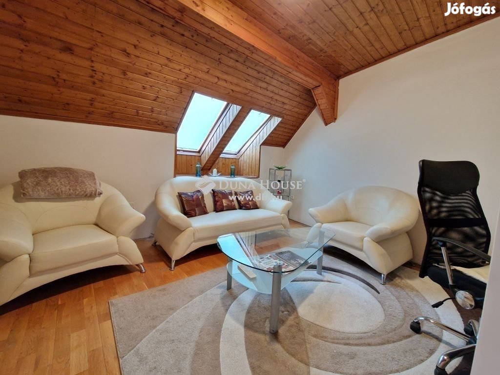 Eladó 200 nm-es ház Kecskemét