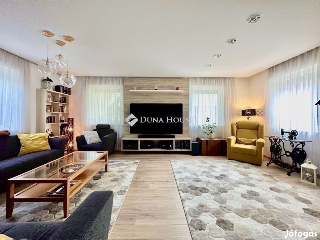 Eladó 200 nm-es ház Kozármisleny