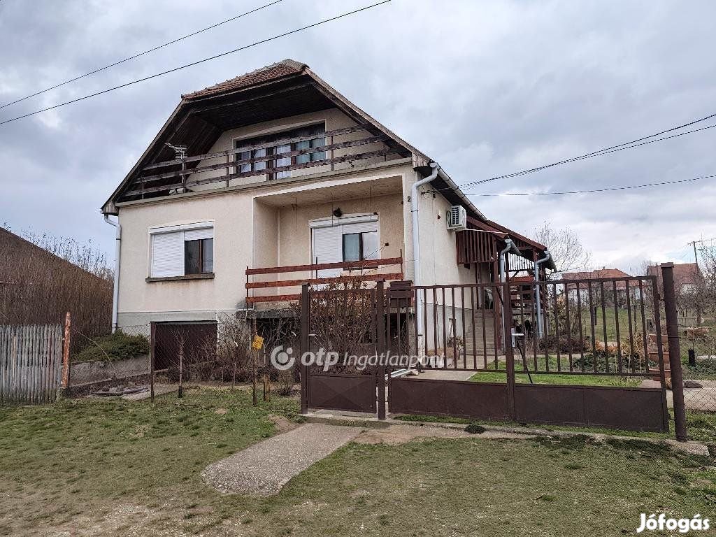 Eladó 200 nm-es ház Ricse