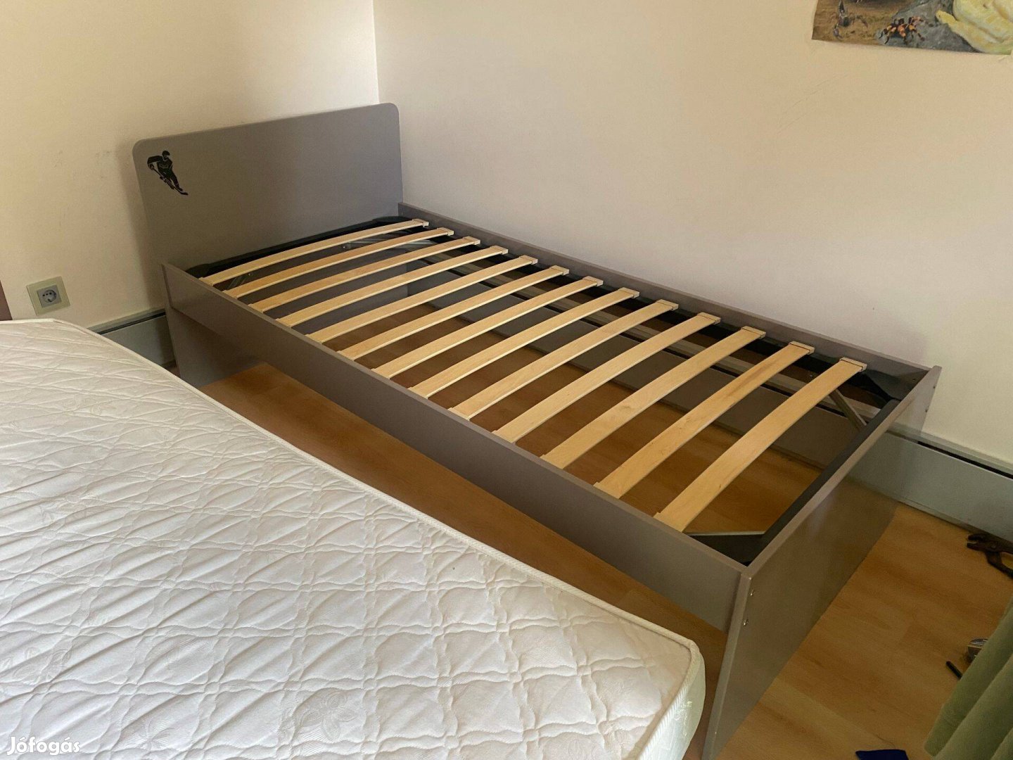 Eladó 200x100 cm gyerek ágy matraccal