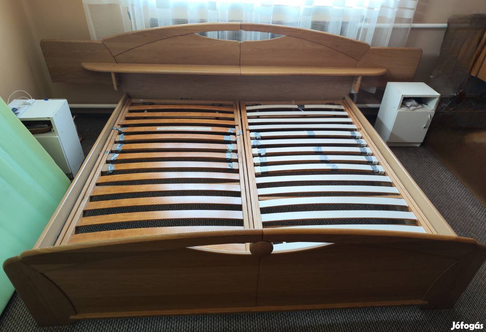 Eladó 200x200-as extra méretű, tömörfa ágykeret szettben!