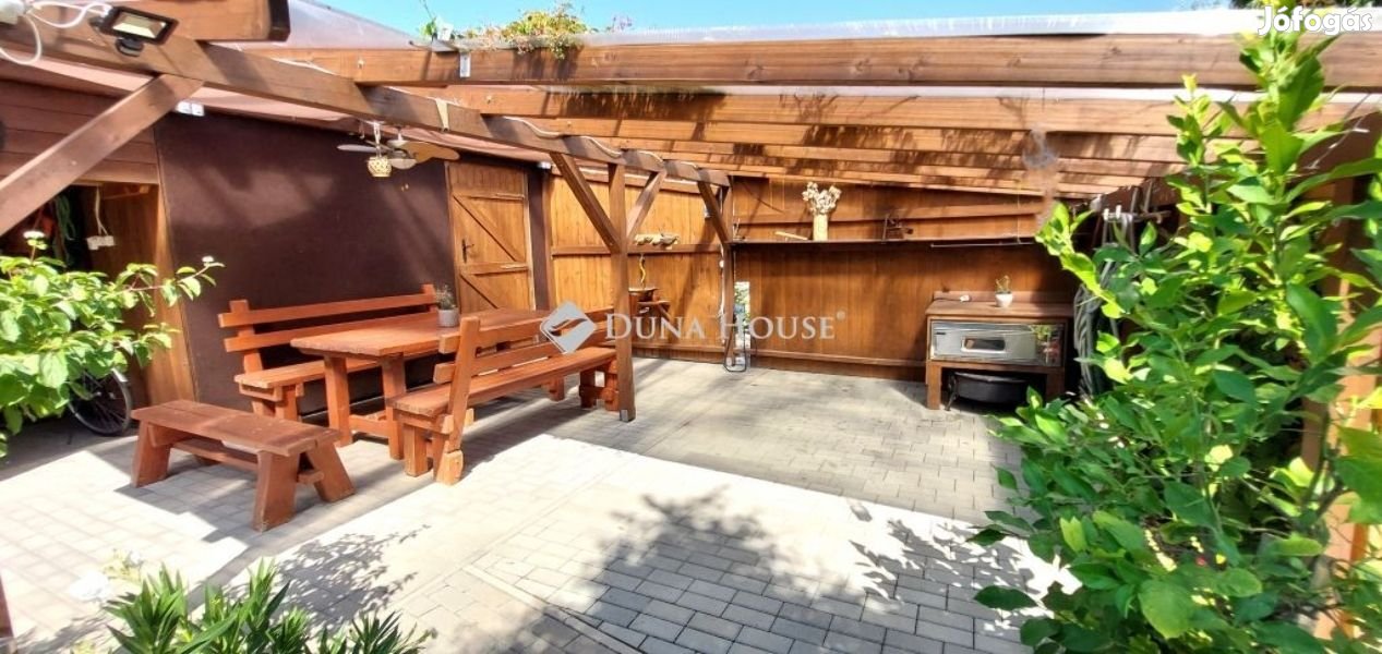 Eladó 203 nm-es ház Nárai