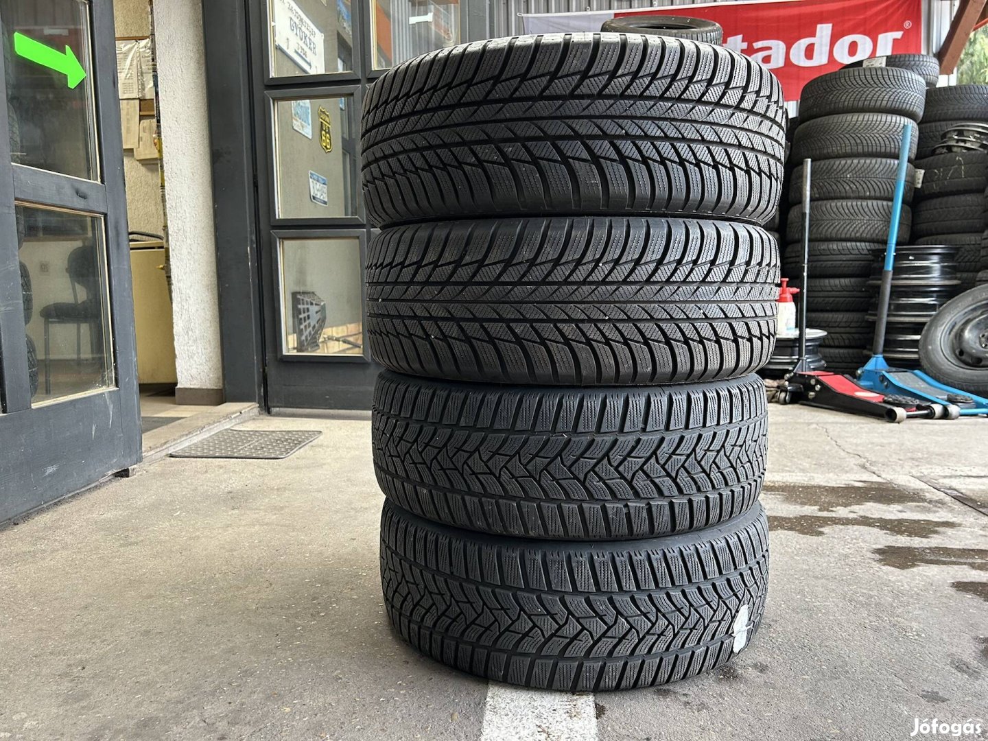 Eladó 205/55 r17 Bridgestone-Dunlop téli gumi!