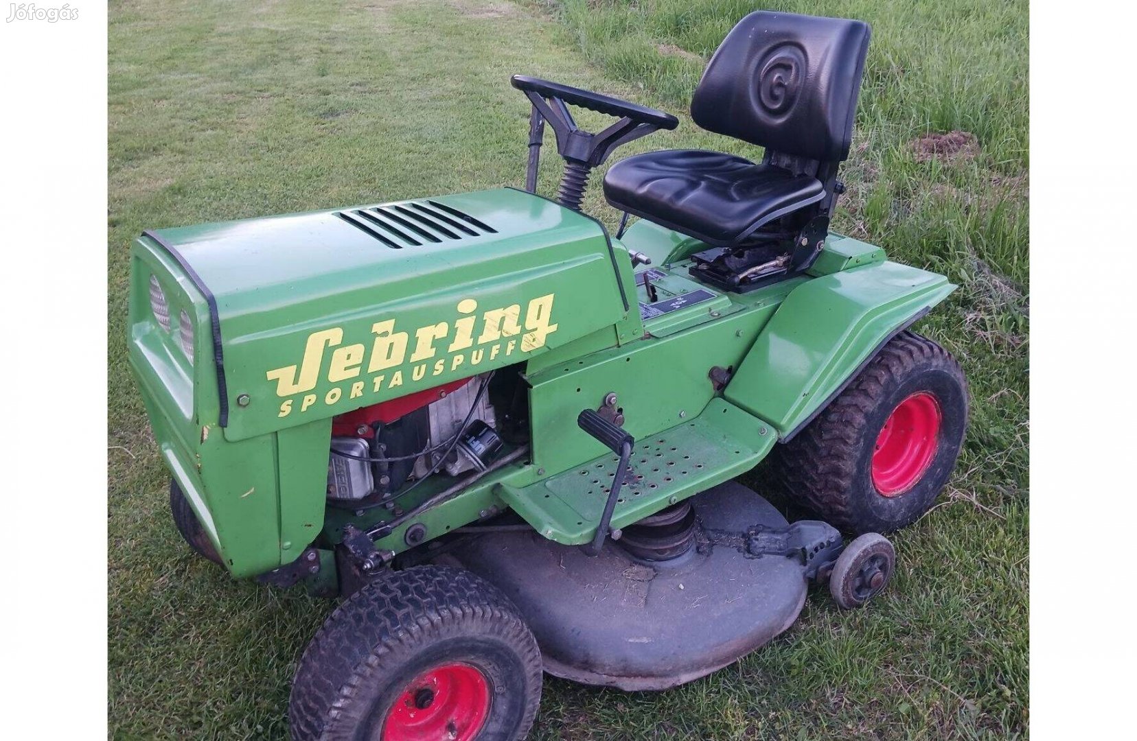 Eladó 20 lóerős 2 hengeres fűnyírótraktor