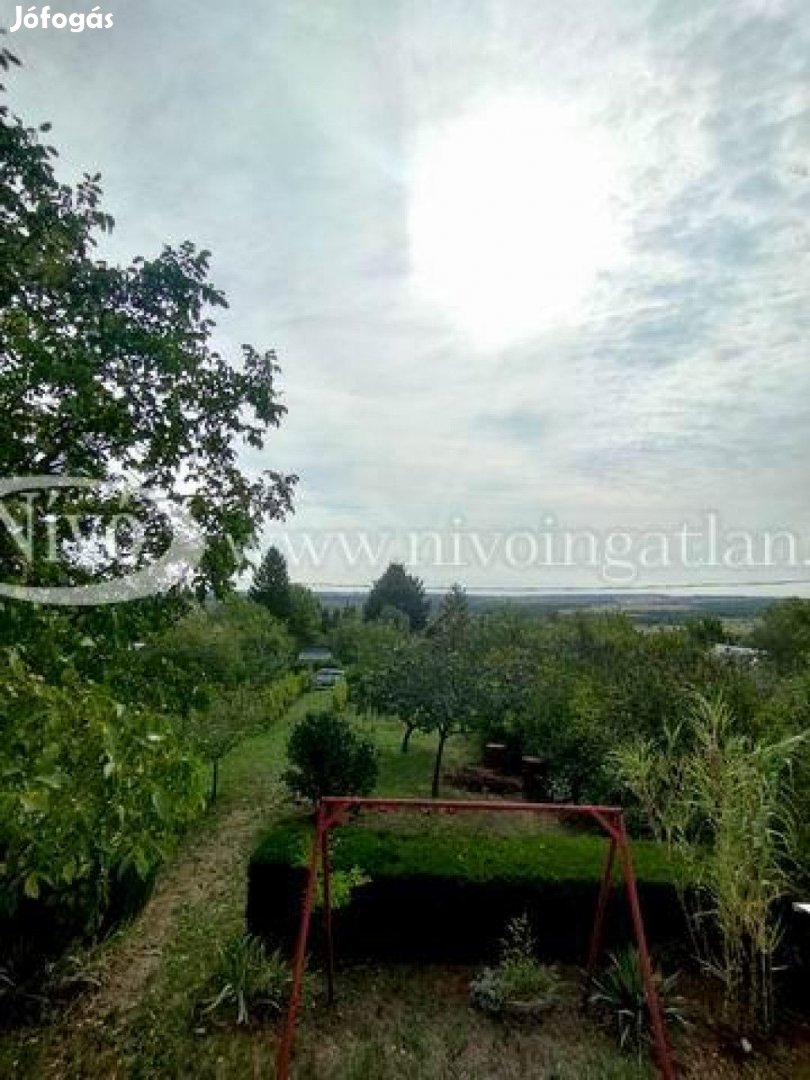 Eladó 20 nm-es Üdülő, nyaraló Veszprém