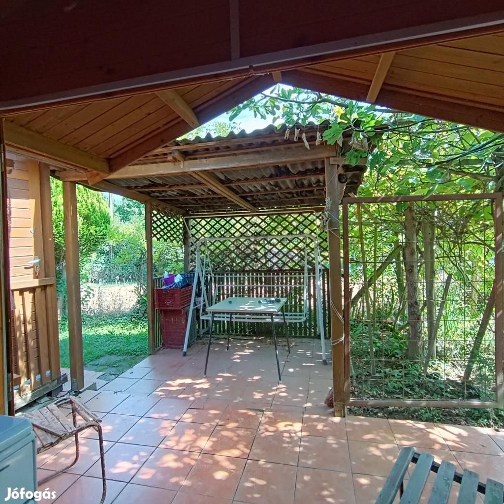 Eladó 20 nm-es ház Galambok