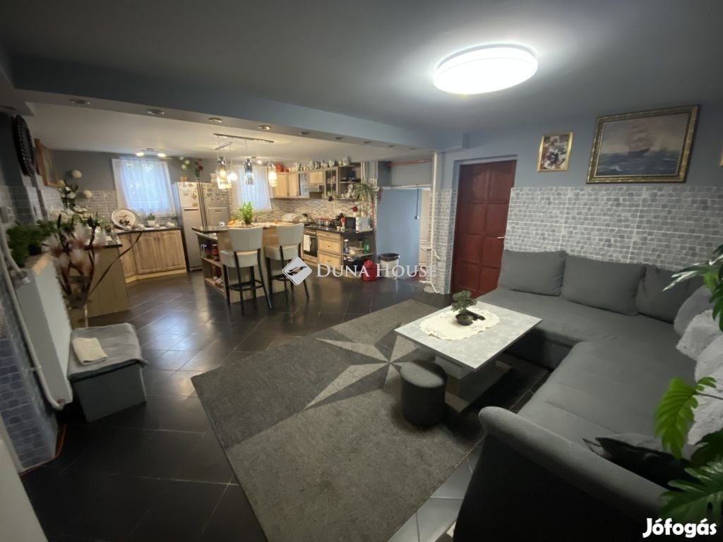 Eladó 210 nm-es ház Püspökladány