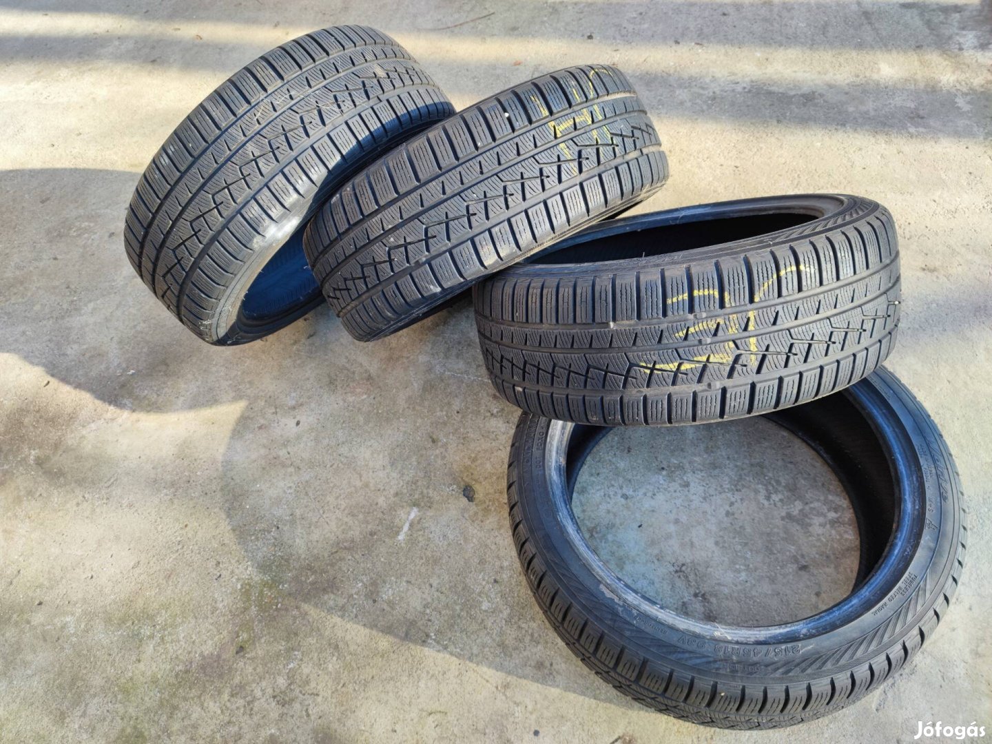 Eladó 215/45R18 Toyo W.Drive téli szett