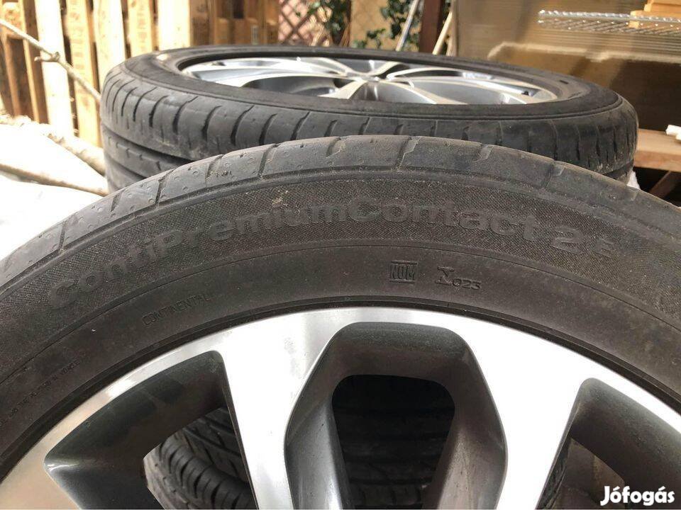 Eladó 215/55 R18 Continental 5-5,5mm-es 4db nyári gumi