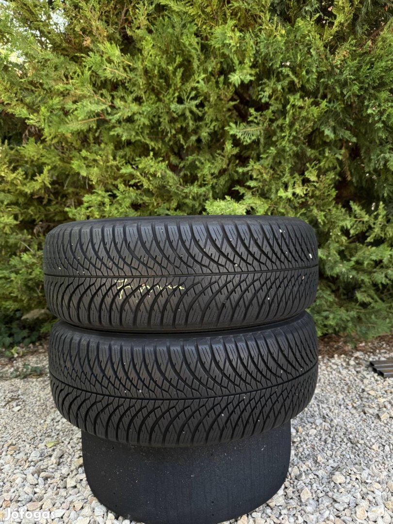 Eladó 215/60 R17 négy évszakos gumi 2db! 