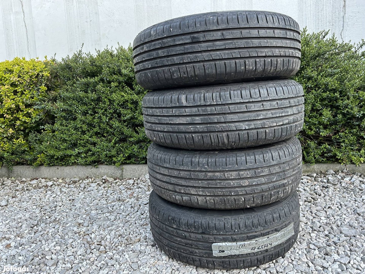 Eladó 215/60 r16 Minerva nyári gumi 