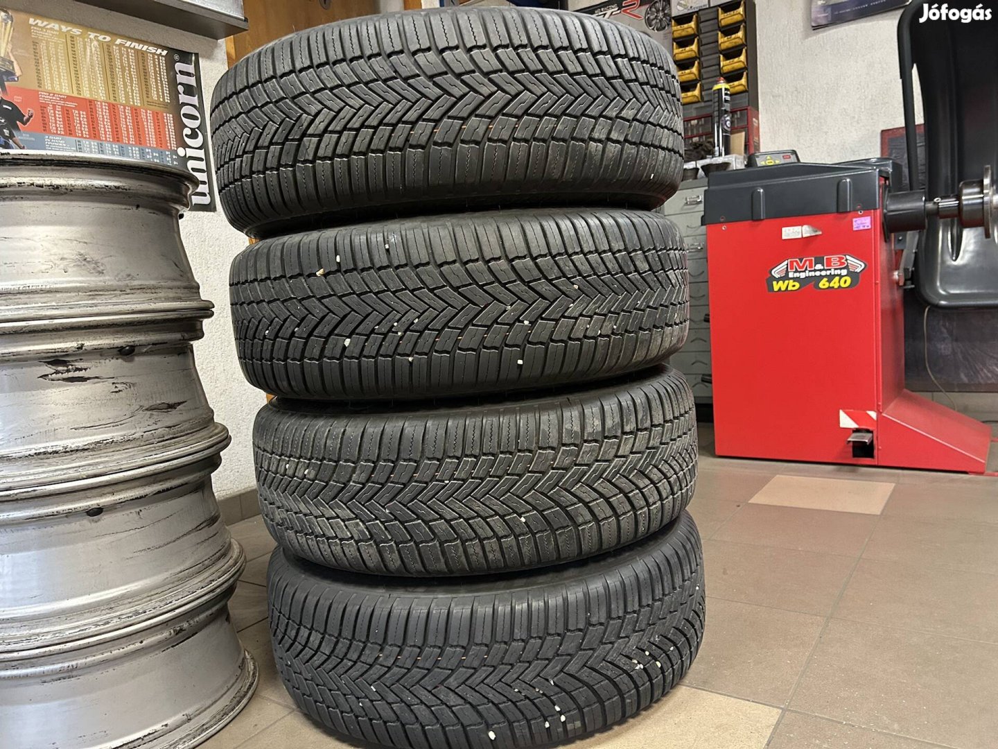 Eladó 215/65 r16 Bridgestone 4évszakos gumi!