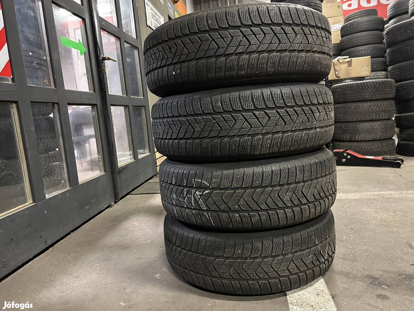 Eladó 215/65 r17 Pirelli téli gumi!