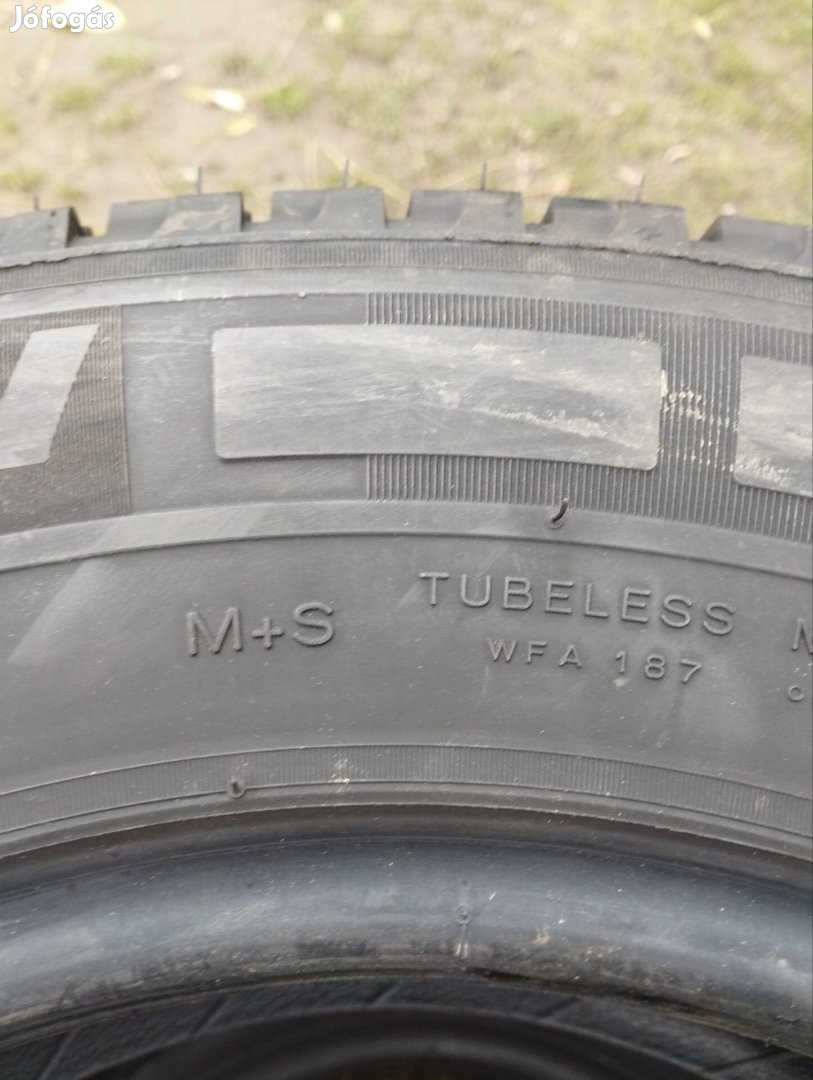 Eladó 215/70/15c gumik