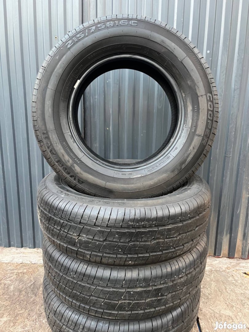 Eladó 215/75 R16 C Avon nyári gumi