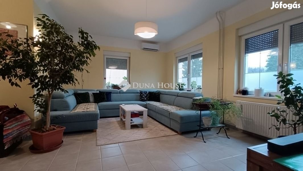 Eladó 215 nm-es ház Kecskemét