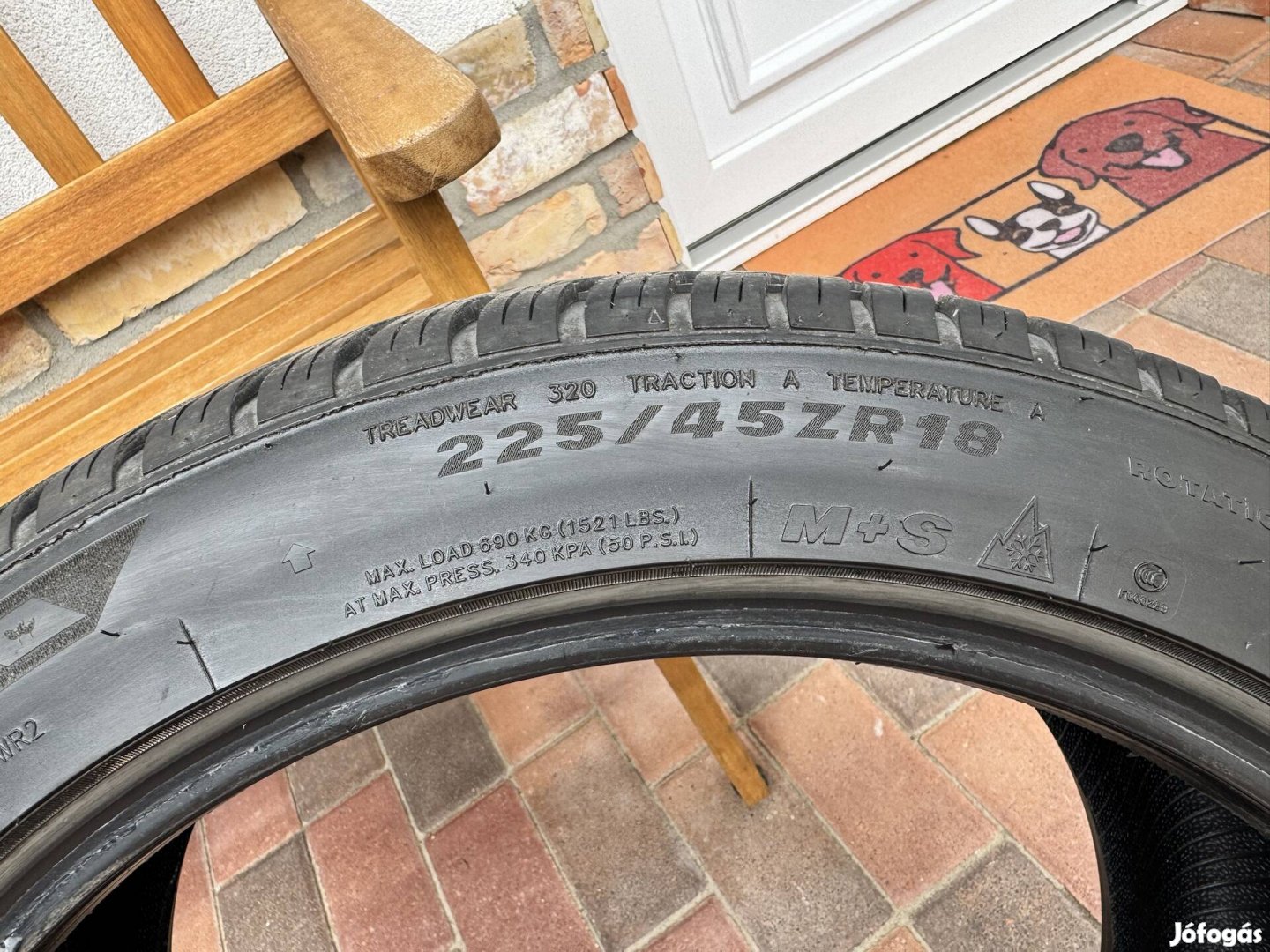 Eladó 225/45ZR18 95W négyévszakos gumiabroncs