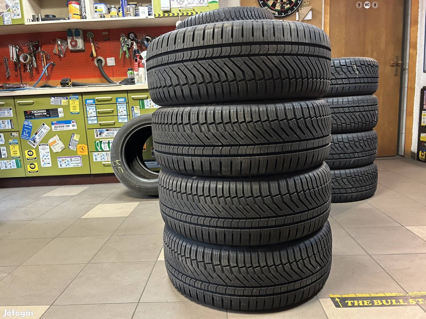 Eladó 225/45 r18 Falken 4évszakos gumi!