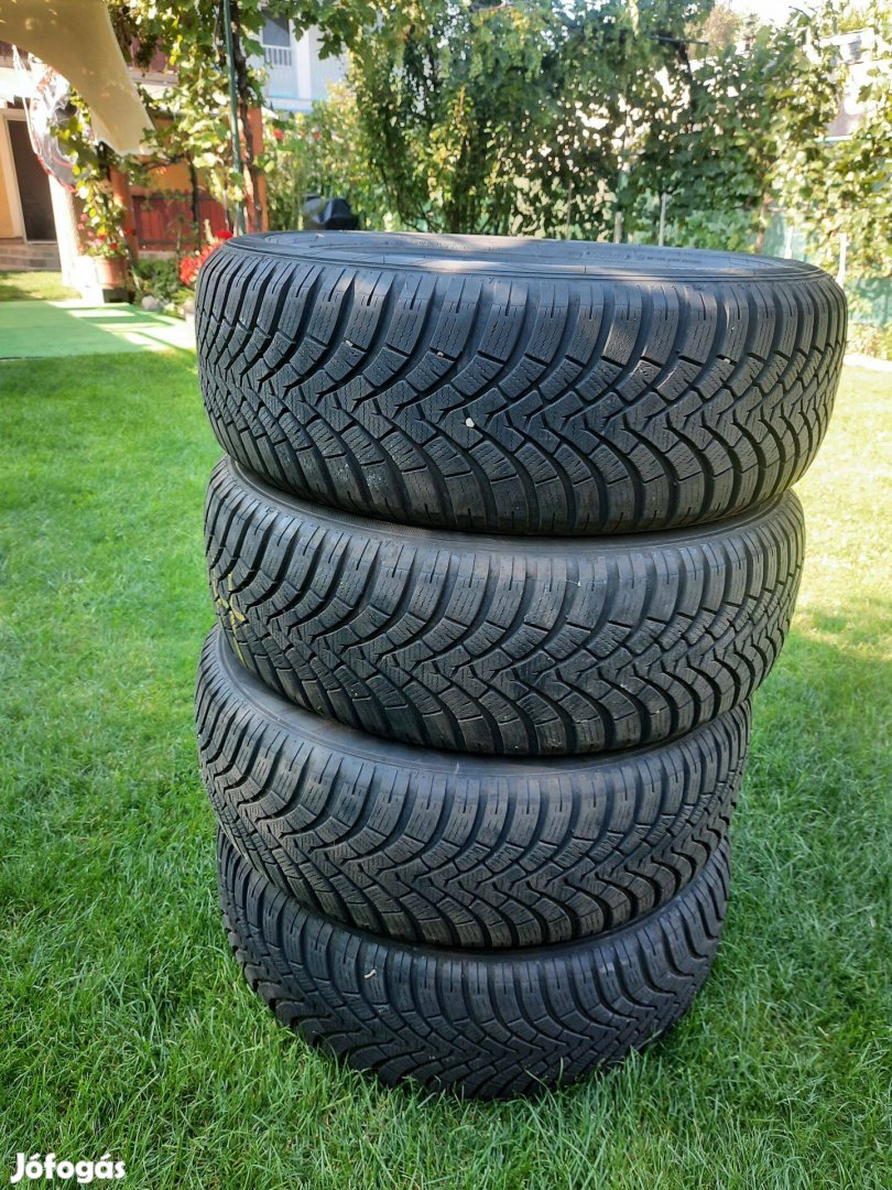 Eladó 225/60 R18 104V, Falken Eurowinter HS01 SUV téligumi garnitúra