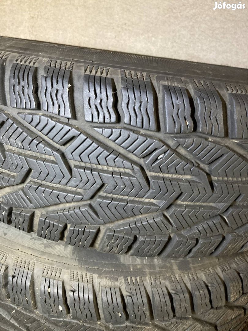 Eladó 225/65R17 téligumi