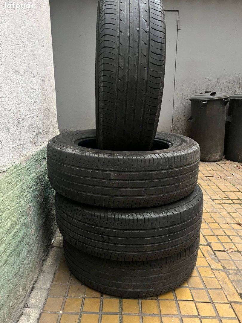 Eladó 225/65 R17 nyári gumi