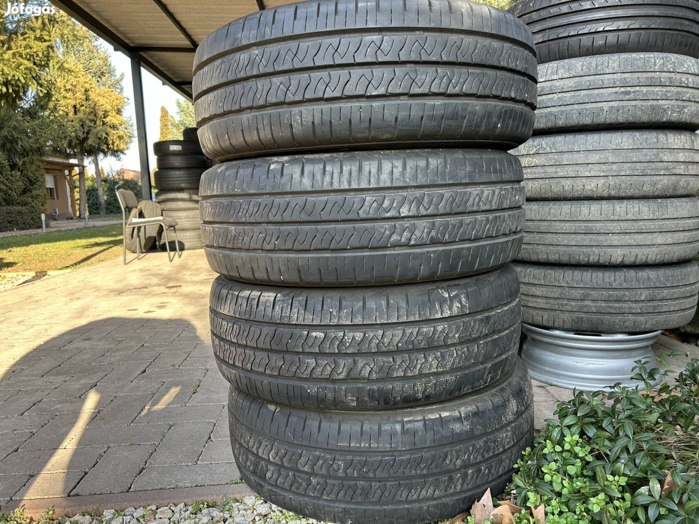 Eladó 235/65 r16C Kumho nyári gumi!