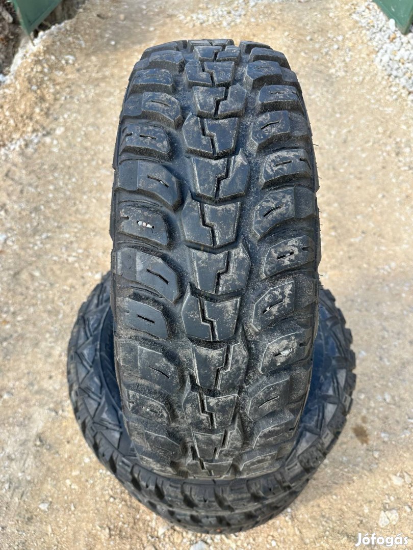 Eladó 235/75 R15 Kumho Road Ventura MT