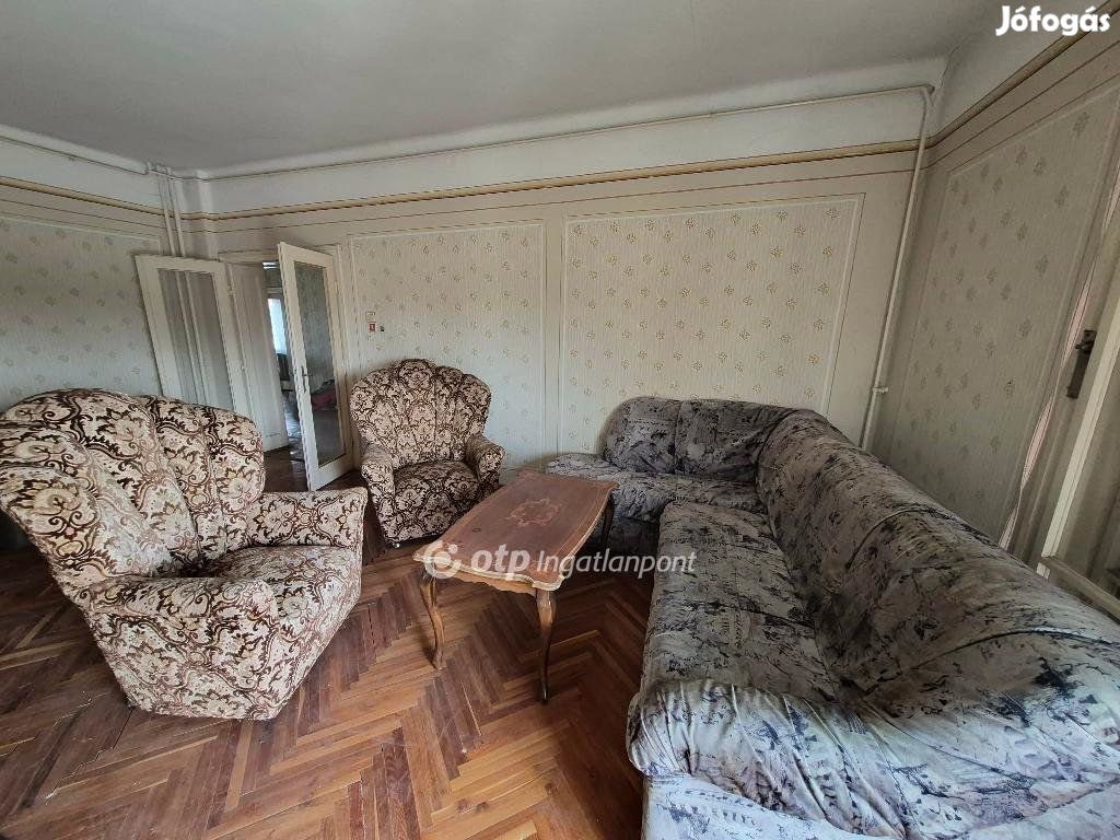 Eladó 240 nm-es ház Kál