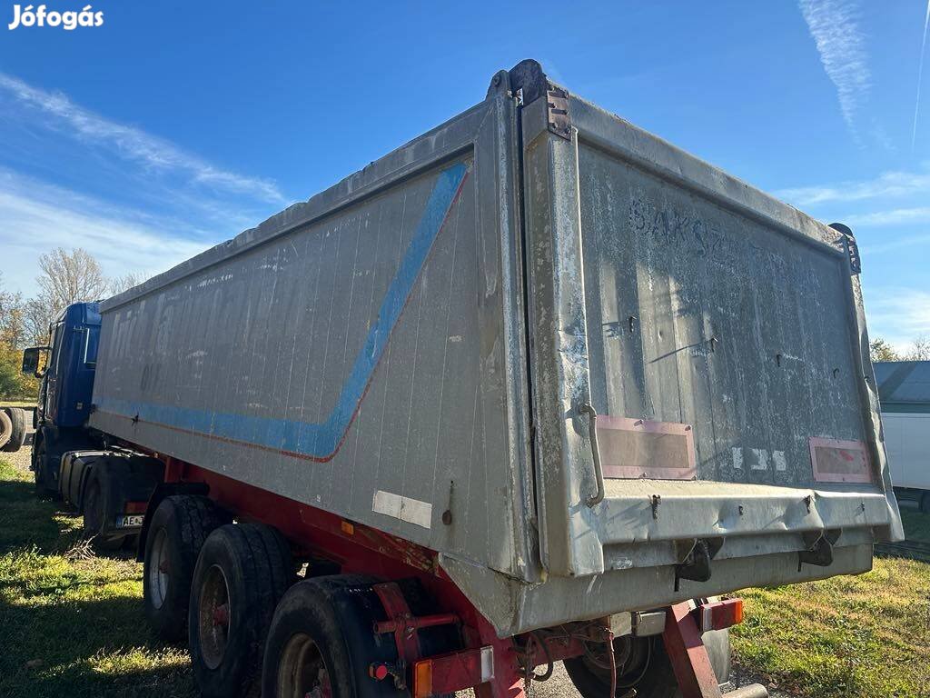 Eladó 24 m3-es pótkocsi