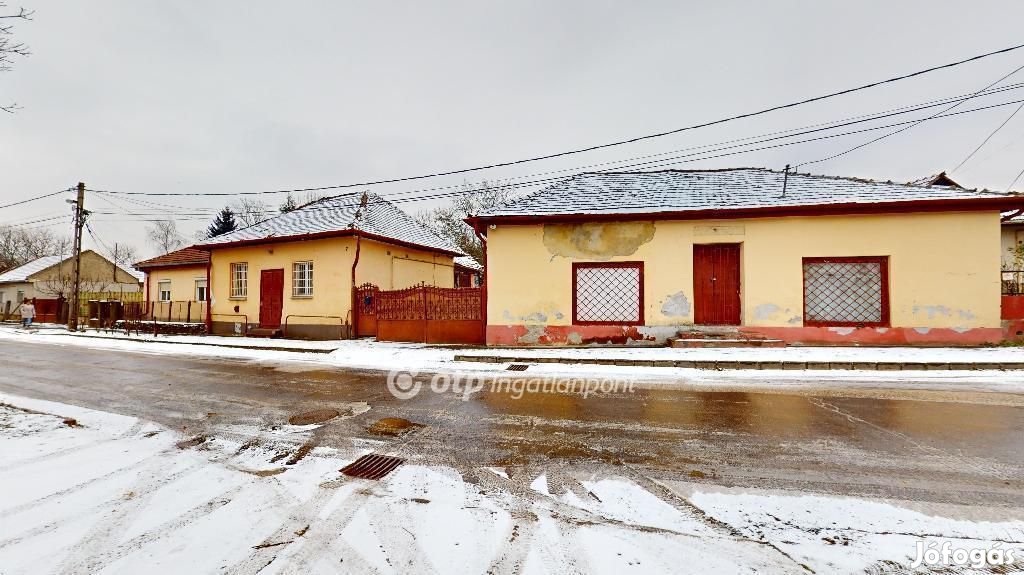 Eladó 250 nm-es ház Miskolc
