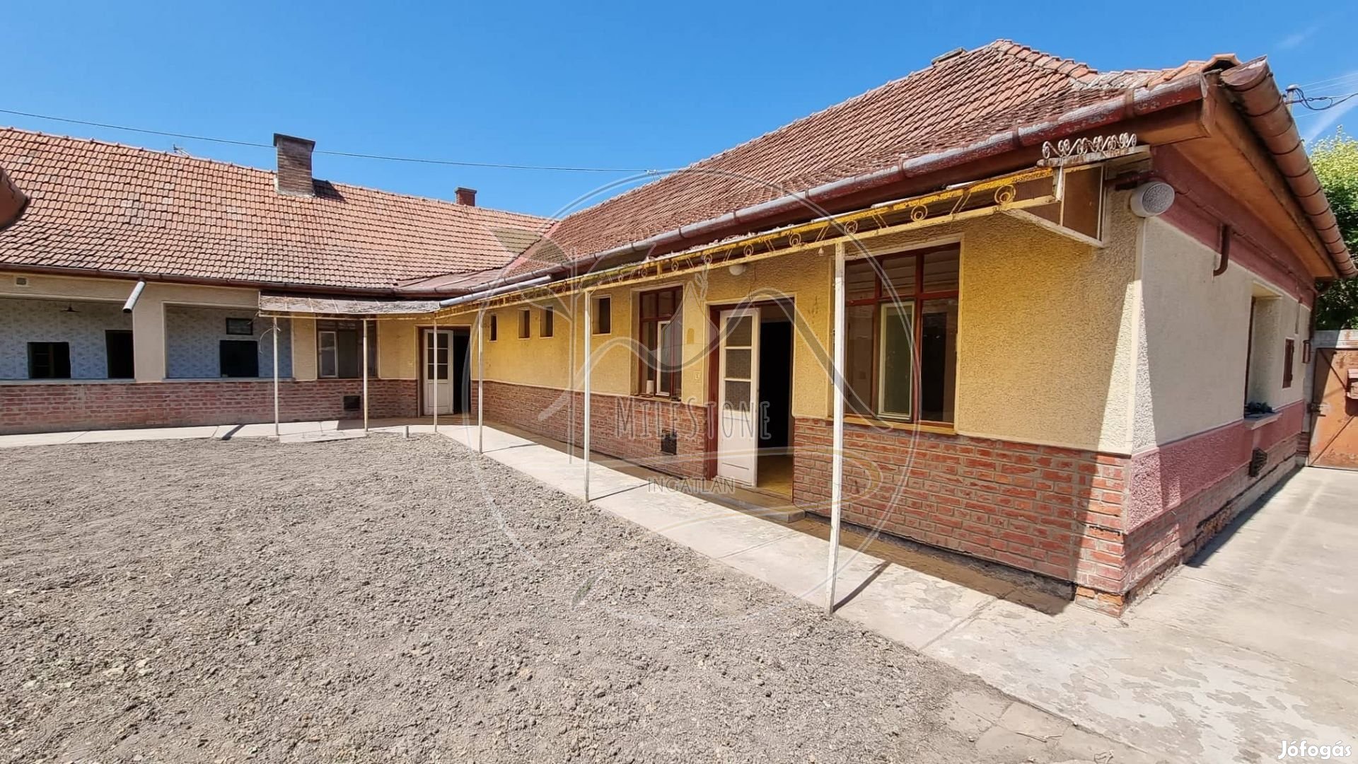 Eladó 256 m2 családi ház, Gyula