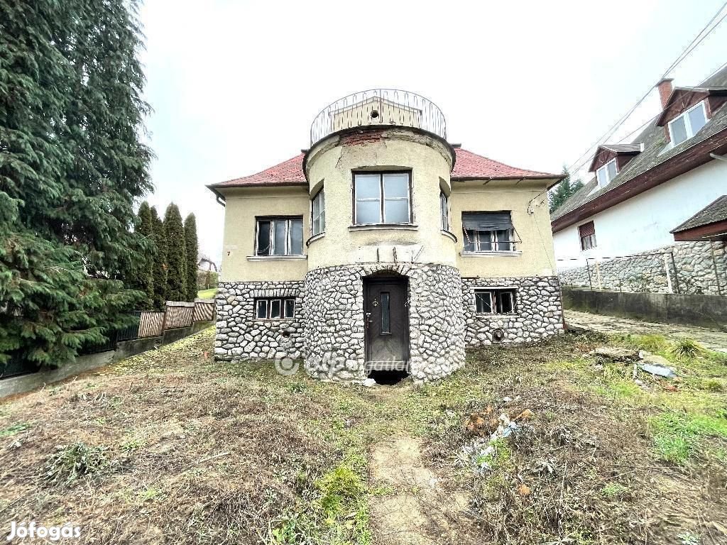 Eladó 260 nm-es ház Miskolc