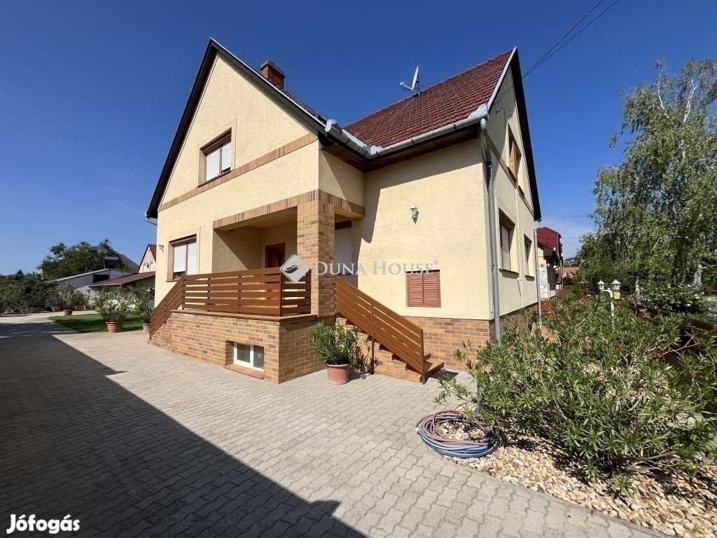 Eladó 279 nm-es ház Kecskemét