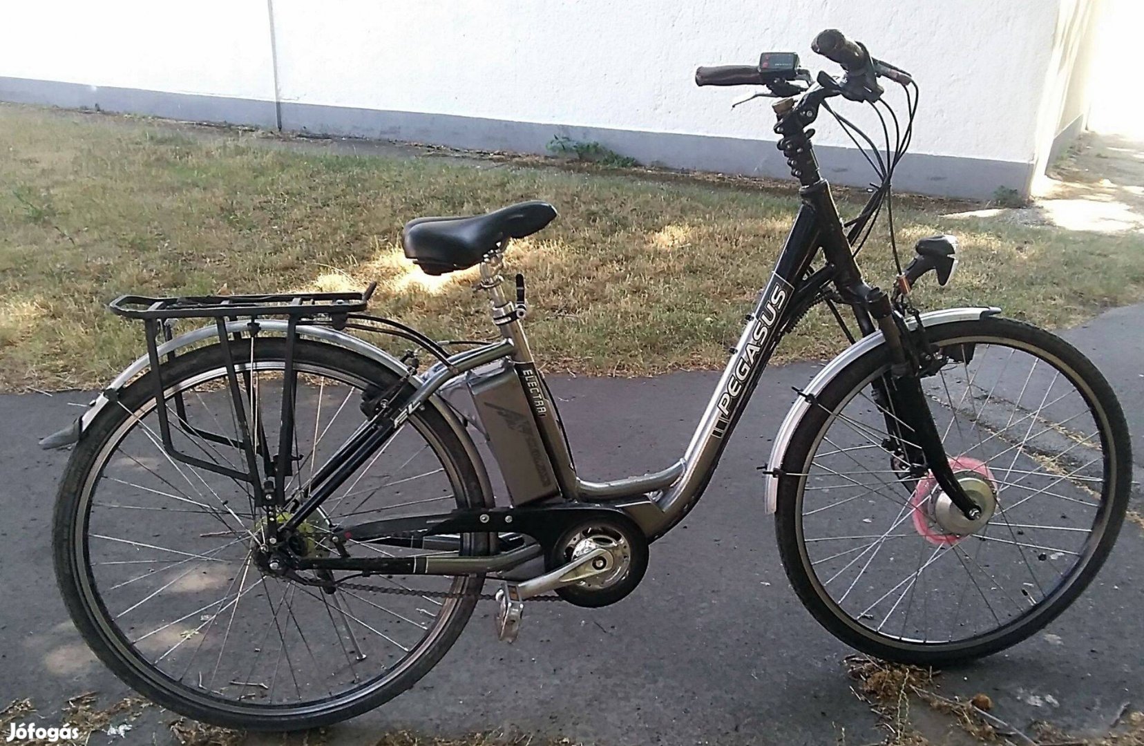 Eladó 28" elektromos kerékpár rásegítéses jó akuval